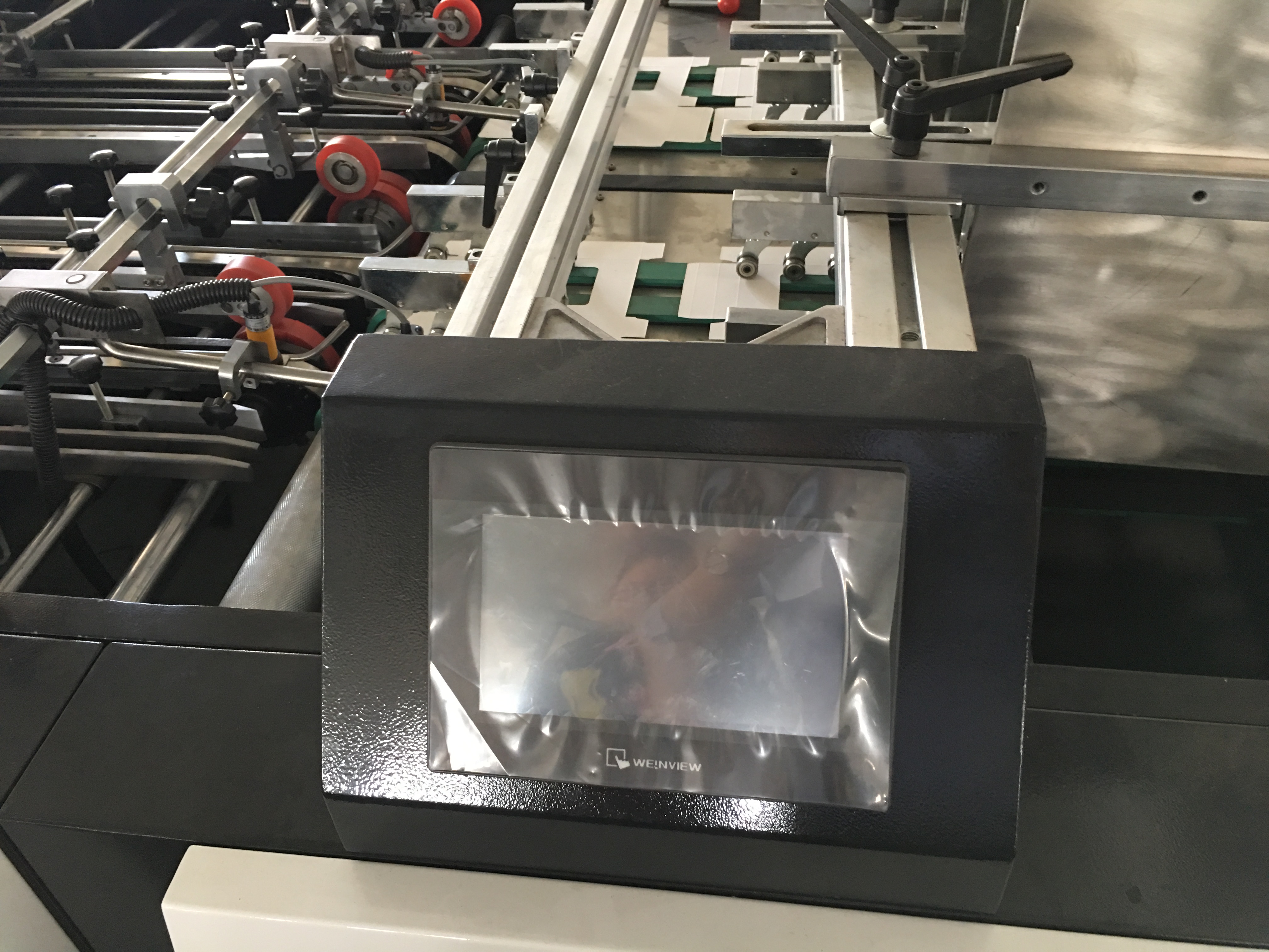 دستگاه لمینت فیلم پنجره اتوماتیک برای جعبه کاغذ